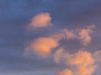 Leuchtender Wolkenhaufen über Schloß Hohenaschau